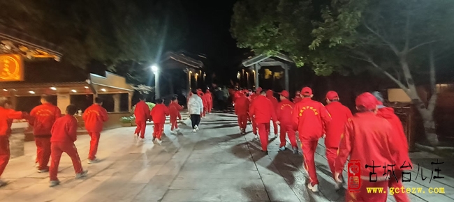 700余名聊城少林武校学子研学台儿庄古城 沉浸式感受历史底蕴与非遗魅力（图）