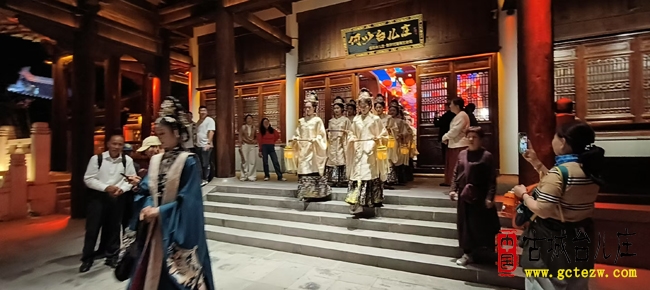 夜游台儿庄古城：赏复兴楼盛景，遇八方游客，寻梦二战纪念之城（图）