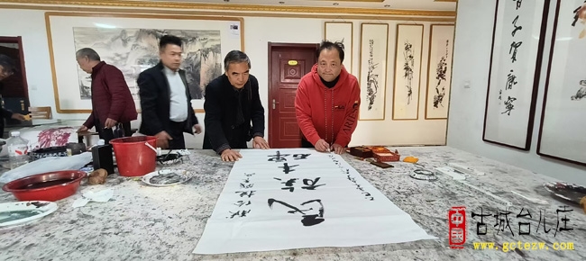 于立学先生挥毫赠墨宝 致敬抗战老兵传承民族精神（图）