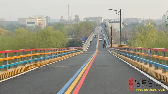 台儿庄老运河大桥小型带步车通车，便利两岸民生，增添运河新景（图）