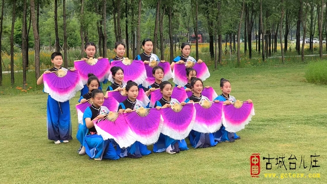 童趣端午欢乐颂！台儿庄两岸公园双节游园会精彩上演（图）