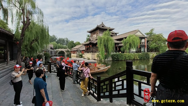江西游客首访台儿庄古城 感受水乡与历史交融魅力（图）