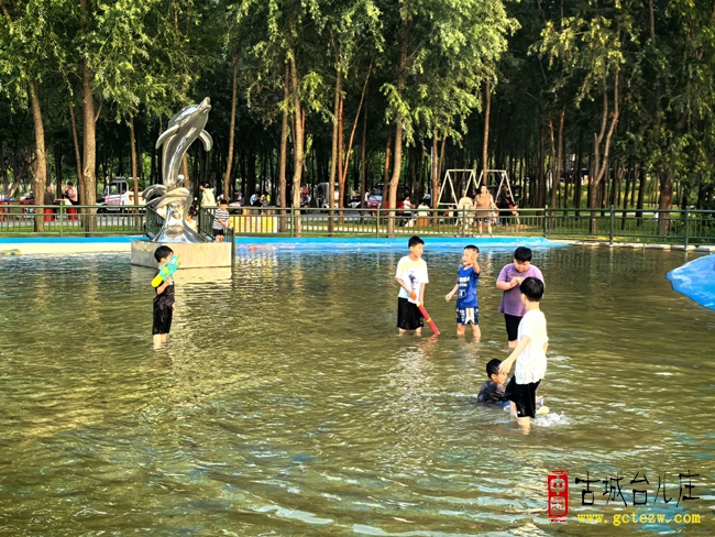 台儿庄带娃好去处，两岸公园 B 区等你来（图）
