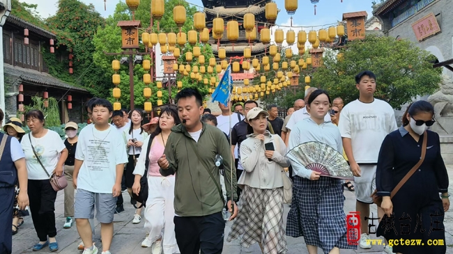 豫冀游客聚台儿庄：探寻红色根脉，传承历史担当（图）