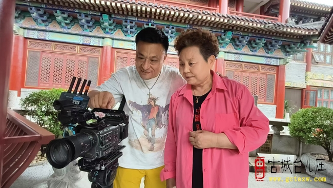 演员陈刚在山东台儿庄古城拍摄影视（图）