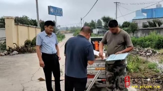 张山子镇：村企携手亮路灯 台庄酒厂暖民心（图）