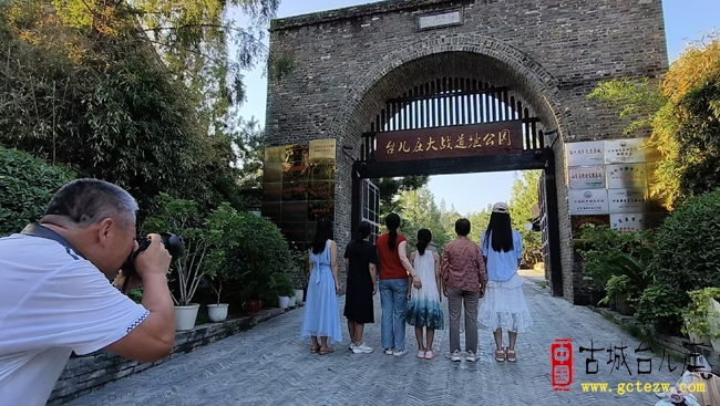 台儿庄古城大战遗址：少年感悟历史 立志守护和平（图）