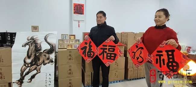 墨香融酒香 艺韵满台儿庄丨马铭悦书画巡展亮相台儿庄批发城赵铺贡酒（图）