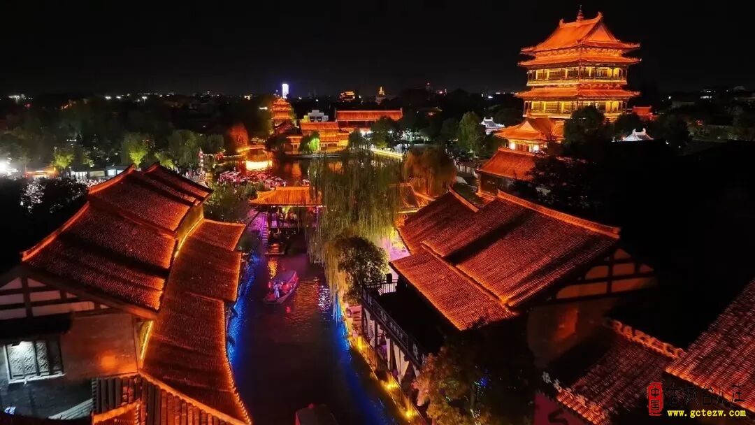 台儿庄古城：流光夜景引客来，一河灯影续华章（图）