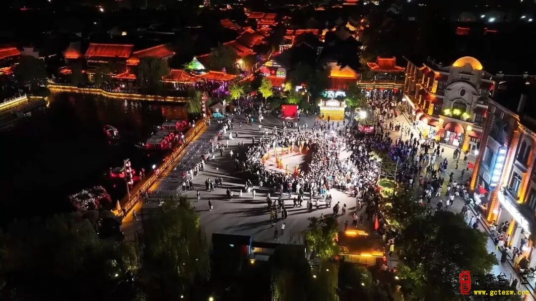 台儿庄古城：流光夜景引客来，一河灯影续华章（图）