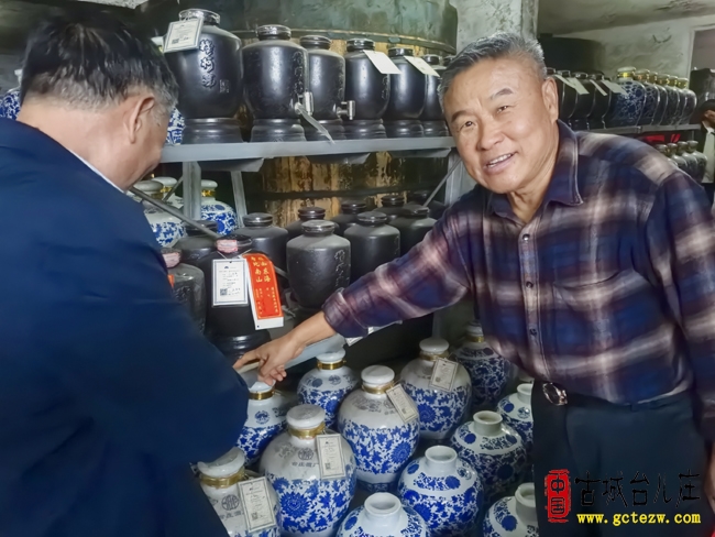 《丙午重阳喜迎台庄酒封坛大典》作者：孔庆龙