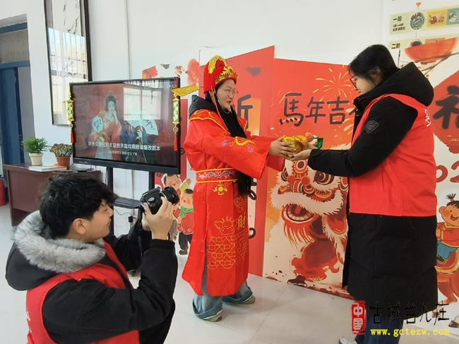 年味满台城 童画迎新春丨台儿庄区文化馆新春年画嘉年华热闹启幕（图）