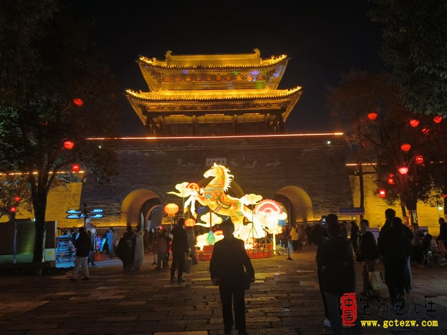 大年初一台儿庄古城夜游火爆 寻梦江北水乡年味浓（图）