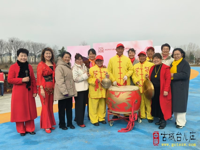 巾帼绽芳华 歌声润台城丨台儿庄新时代风雅颂艺术团庆“三八”文艺演出点亮兰祺河（图）