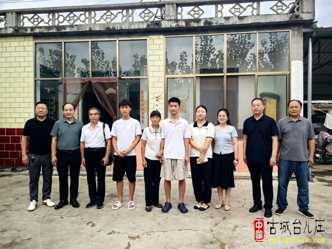 双喜临门！台儿庄双胞胎兄弟勤学苦读双双金榜题名（图）