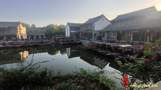 朝暮皆美景 水乡醉游人丨多地游客打卡最美台儿庄（图）