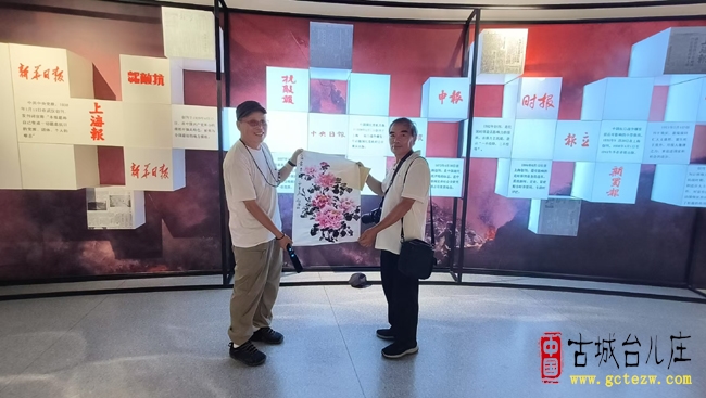 沪上游客全景打卡台儿庄 定格古城风韵 铭记英雄热土（图）