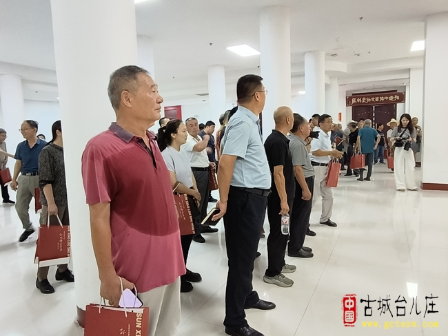 《孙晓楼书画展》今天在台儿庄大纪念馆隆重开幕（图）