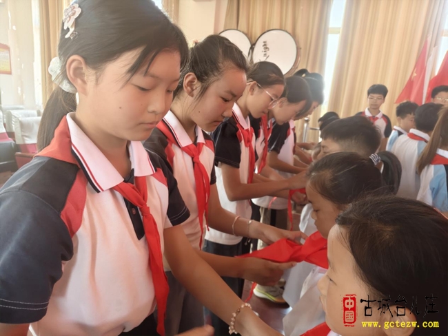 红领巾心向党 争做新时代小主人丨张山子镇侯孟小学举行新队员入队仪式（图）