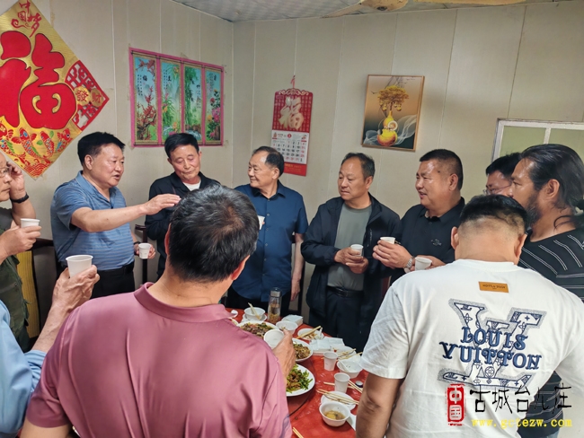 血脉承千载 同心启新程丨峄阳贾氏家族五一聚首共话传承与发展（图）