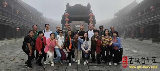 金秋菊开引客来 株洲游客台儿庄古城寻梦英雄水乡（图）