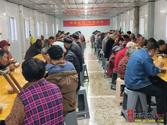 晴暖重阳送温暖丨省城爱心团队走进台儿庄军创园（图）