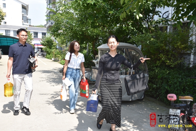 聆听英雄传奇 感悟红色初心 丨运河街道七一建党节前走访慰问抗美援朝老兵魏贤俊