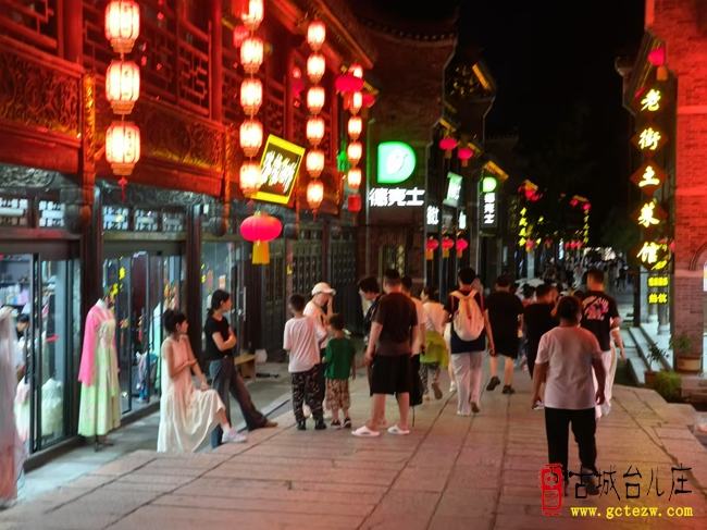 夜游古城氛围感拉满丨台儿庄夏日啤酒音乐盛宴火热上演（图）