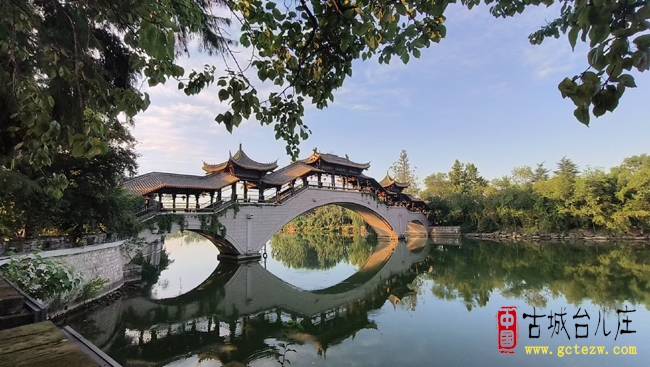 晨光遇水乡 美景醉游人丨东营游客邂逅清晨最美台儿庄（图）