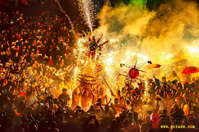 《中国年》作者：单立强